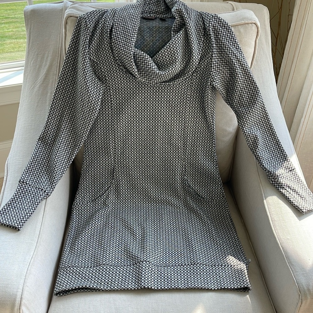 Size Small Merrill knit black and white dress.